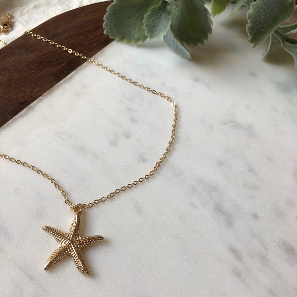 Jewelry - Starfish Pendant Drop Necklace